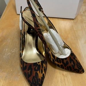 NEW! Never worn Chic Leopard print kitten heels